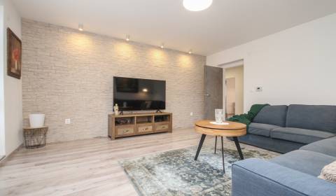 Eladó 3 szobás lakás, 3 szobás lakás, Staničná, Trenčín, Szlovákia