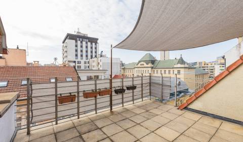 Eladó 5 vagy több szobás, 5 vagy több szobás, Klemensova, Bratislava -