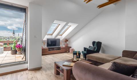 Eladó 3 szobás lakás, 3 szobás lakás, Bernolákovská, Senec, Szlovákia