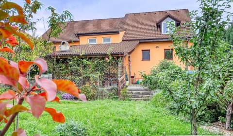 Eladó Családi ház, Családi ház, Špačince, Trnava, Szlovákia