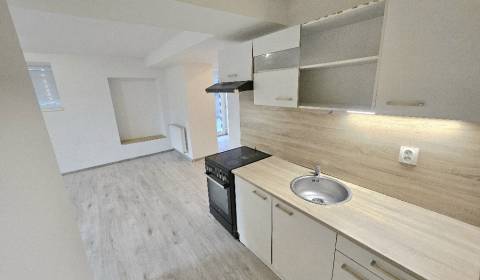 Eladó 3 szobás lakás, 3 szobás lakás, Bánovce nad Bebravou, Szlovákia