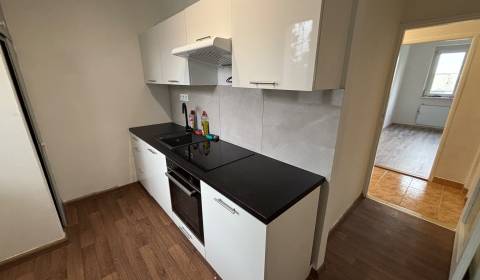 Eladó 2 szobás lakás, 2 szobás lakás, Puškinova, Topoľčany, Szlovákia