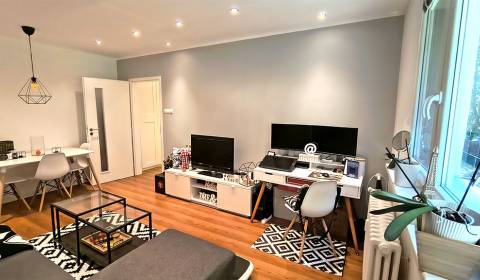 Eladó 2 szobás lakás, 2 szobás lakás, Polereckého, Bratislava - Petrža