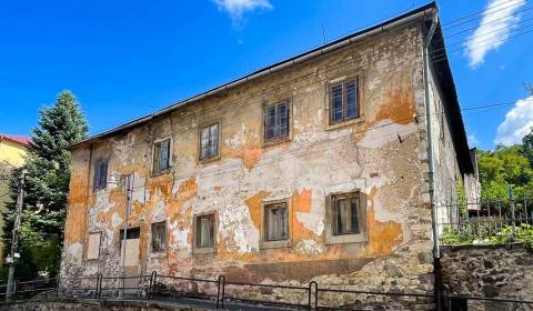 Eladó Családi ház, Családi ház, Žiar nad Hronom, Szlovákia