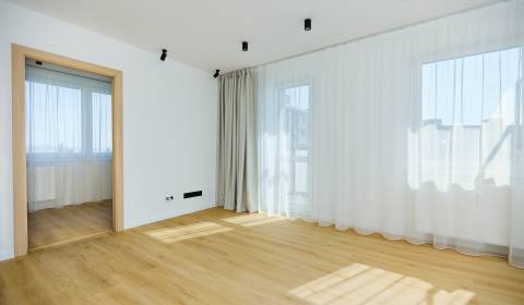 Eladó 4 szobás lakás, 4 szobás lakás, Humenská, Košice - Západ, Szlová