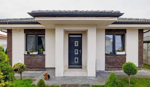 Eladó Családi ház, Családi ház, Dunajská Streda, Szlovákia