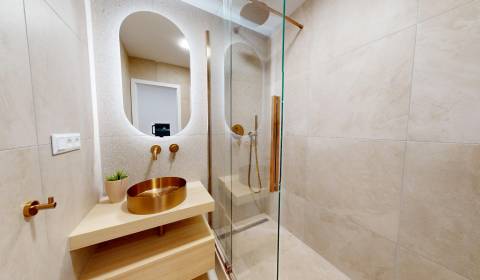 Eladó 3 szobás lakás, 3 szobás lakás, Liptovská, Trenčín, Szlovákia