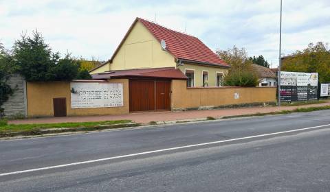 Eladó Családi ház, Családi ház, Podjavorinskej, Nové Mesto nad Váhom, 