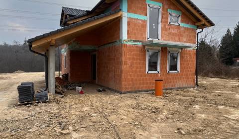 Eladó Családi ház, Családi ház, Lesná, Malacky, Szlovákia