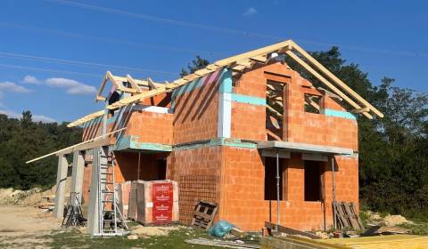 Eladó Családi ház, Családi ház, Lesná, Malacky, Szlovákia