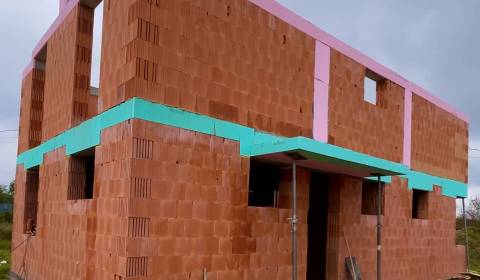 Eladó Családi ház, Családi ház, Lesná, Malacky, Szlovákia