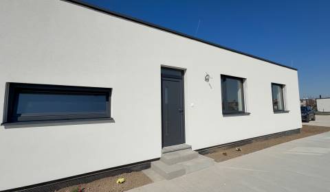 Eladó Családi ház, Családi ház, Topoľčany, Szlovákia