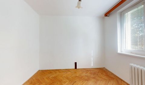 Eladó 3 szobás lakás, 3 szobás lakás, Gejzu Dusíka, Trnava, Szlovákia