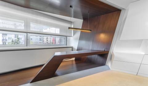 Eladó 4 szobás lakás, 4 szobás lakás, Námestie Martina Benku, Bratisla