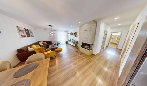 Eladó Családi ház, Családi ház, Topoľčany, Szlovákia