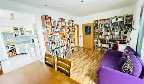 Eladó 3 szobás lakás, 3 szobás lakás, Špačinská cesta, Trnava, Szlovák