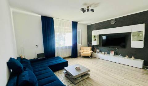 Eladó 3 szobás lakás, 3 szobás lakás, Nové Mesto nad Váhom, Szlovákia