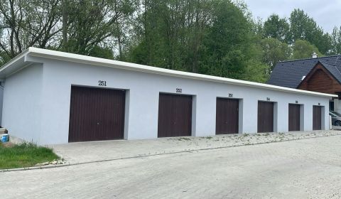 Eladó Garázsok, Garázsok, Liptovský Mikuláš, Szlovákia
