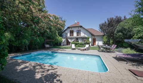 Eladó Családi ház, Családi ház, Rovinka, Senec, Szlovákia