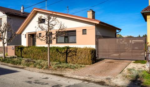 Eladó Családi ház, Családi ház, Južná, Piešťany, Szlovákia