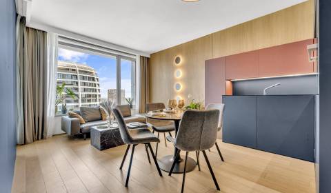 Eladó 2 szobás lakás, 2 szobás lakás, Továrenská, Bratislava - Staré M