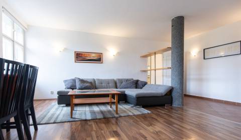 Kiadó 2 szobás lakás, 2 szobás lakás, Hviezdoslavovo námestie, Bratisl