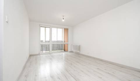 Eladó 3 szobás lakás, 3 szobás lakás, Mateja Bela, Trenčín, Szlovákia