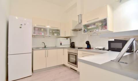 Eladó 2 szobás lakás, 2 szobás lakás, Námestie slobody, Bratislava - S