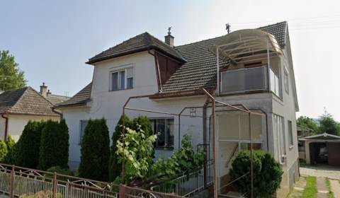 Eladó Családi ház, Családi ház, Nové Mesto nad Váhom, Szlovákia