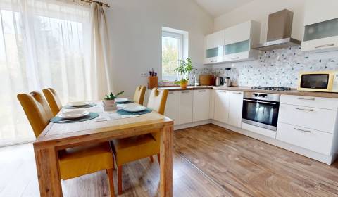 Eladó Családi ház, Családi ház, Banská Bystrica, Szlovákia