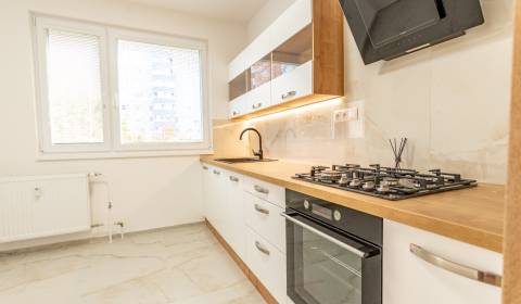 Eladó 3 szobás lakás, 3 szobás lakás, Jána Smreka, Bratislava - Devíns
