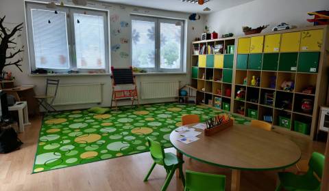 Kiadó Családi ház, Családi ház, Mierová, Bratislava - Ružinov, Szlovák