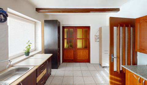 Eladó Családi ház, Családi ház, Topoľčany, Szlovákia