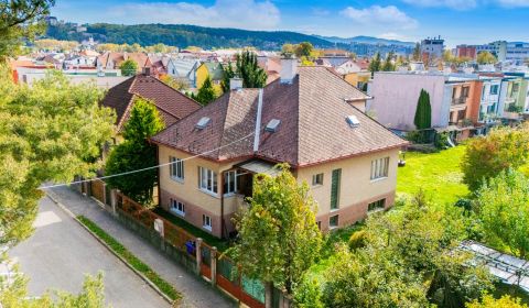 Eladó Családi ház, Családi ház, Školská, Trenčín, Szlovákia