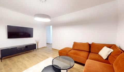 Eladó 3 szobás lakás, 3 szobás lakás, Karola Šmidkeho, Trenčín, Szlová