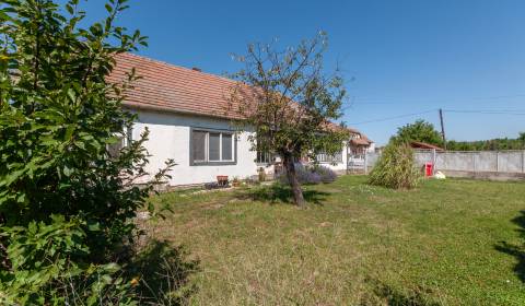 Eladó Családi ház, Családi ház, Ondrochov, Nové Zámky, Szlovákia