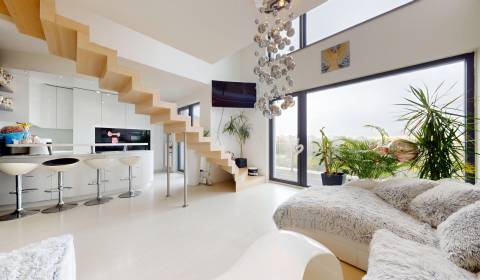 Eladó 4 szobás lakás, 4 szobás lakás, Rusovská cesta, Bratislava - Pet