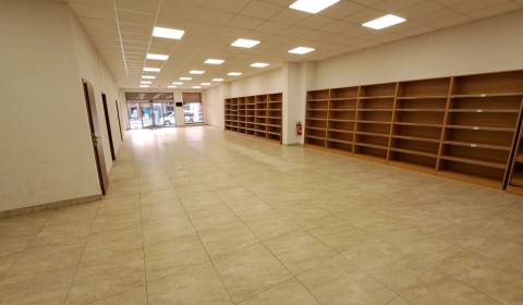 Kiadó Üzlethelység, Üzlethelység, Mostová, Ružomberok, Szlovákia