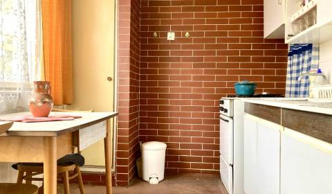 Eladó 3 szobás lakás, 3 szobás lakás, Mederčská, Komárno, Szlovákia