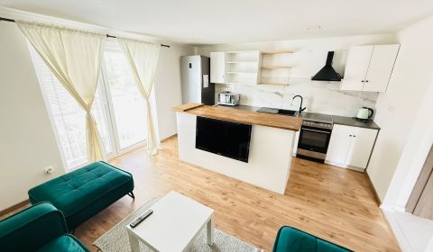 Eladó 3 szobás lakás, 3 szobás lakás, Hlohovec, Szlovákia