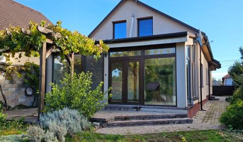 Eladó Családi ház, Családi ház, Štúrova, Nitra, Szlovákia