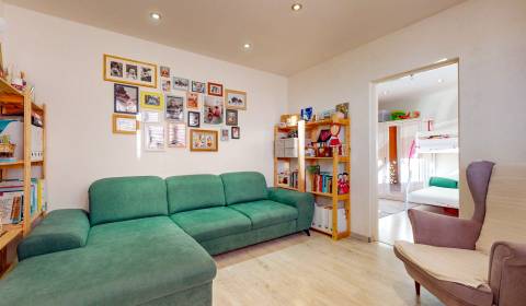 Eladó 3 szobás lakás, 3 szobás lakás, Višňová, Bratislava - Nové Mesto