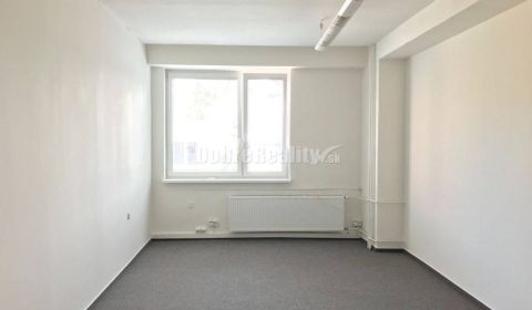 Kiadó Irodahelység, Irodahelység, Záhradnícka, Prievidza, Szlovákia