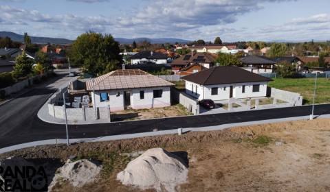 Eladó Építési telek, Építési telek, Topoľčany, Szlovákia