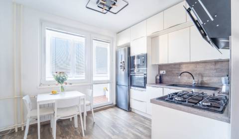 Eladó 3 szobás lakás, 3 szobás lakás, Svätoplukova, Pezinok, Szlovákia