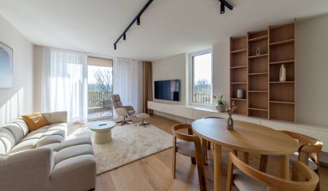 Kiadó 3 szobás lakás, 3 szobás lakás, Floriánska, Bratislava - Staré M