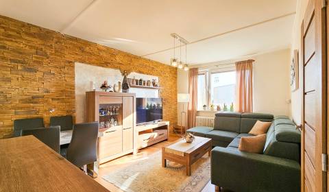 Eladó 3 szobás lakás, 3 szobás lakás, Hlohovec, Szlovákia