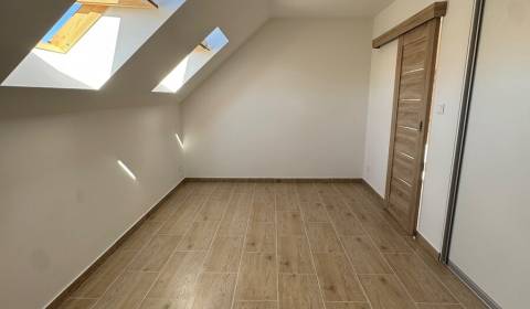 Eladó 2 szobás lakás, 2 szobás lakás, Bratislava - Vajnory, Szlovákia