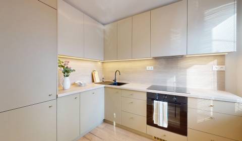 Eladó 3 szobás lakás, 3 szobás lakás, Štvrť SNP, Trenčín, Szlovákia