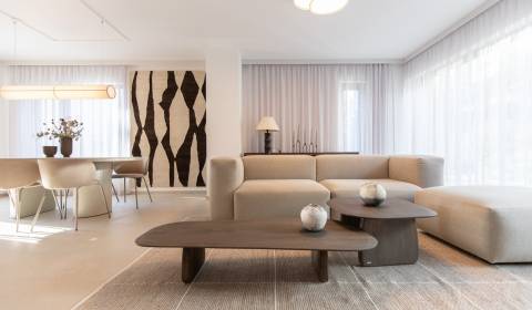 Kiadó 4 szobás lakás, 4 szobás lakás, Jančova, Bratislava - Staré Mest